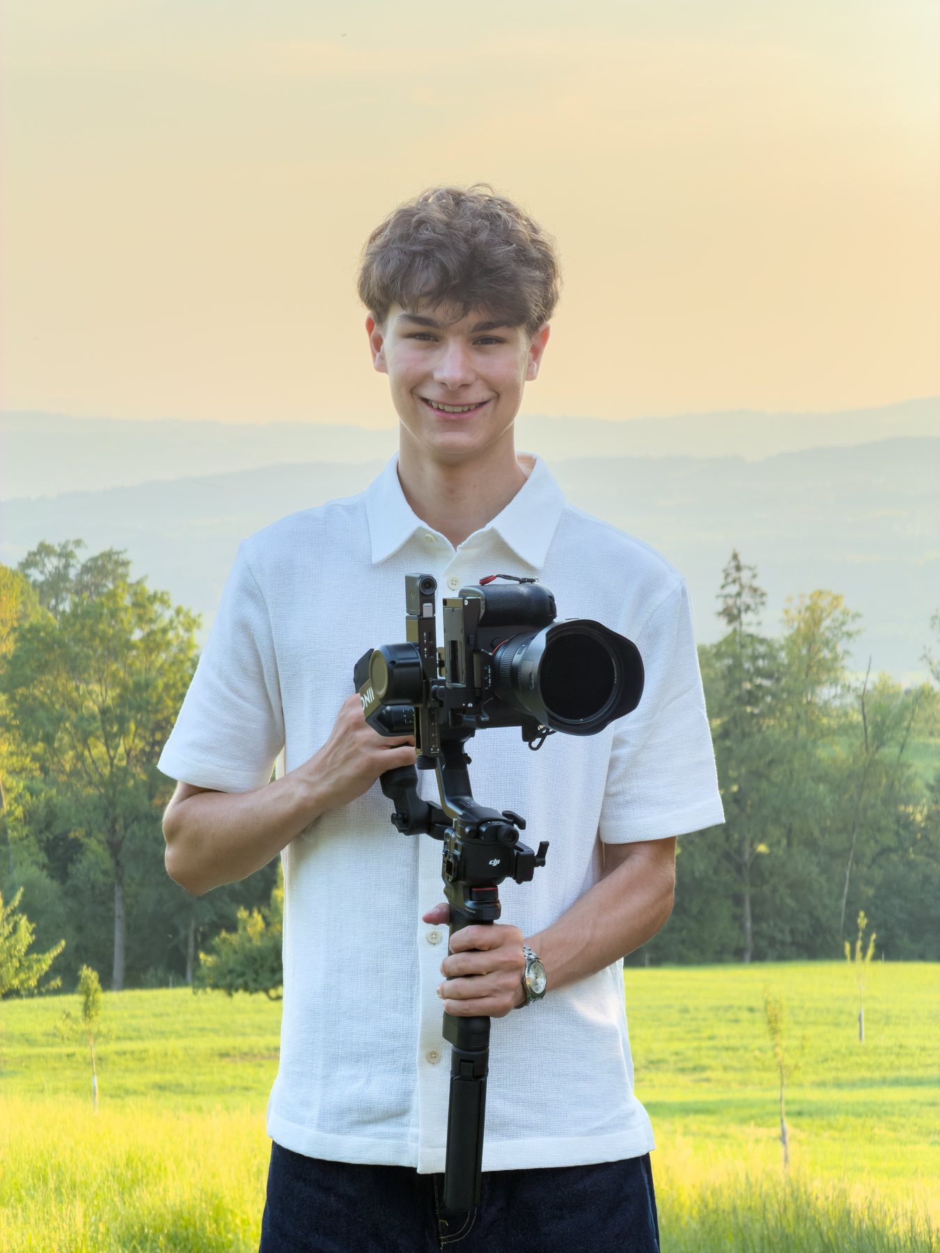 Aurel Eugster mit Kamera und Gimbal
